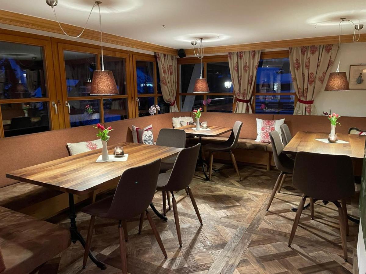 Hotel Alpenrose Gargellen Exteriör bild